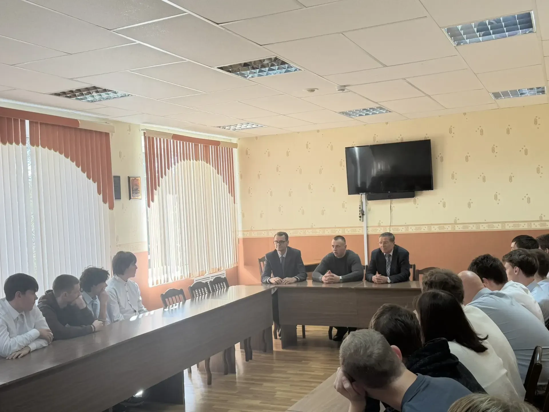 Выпускник техникума встретился со студентами