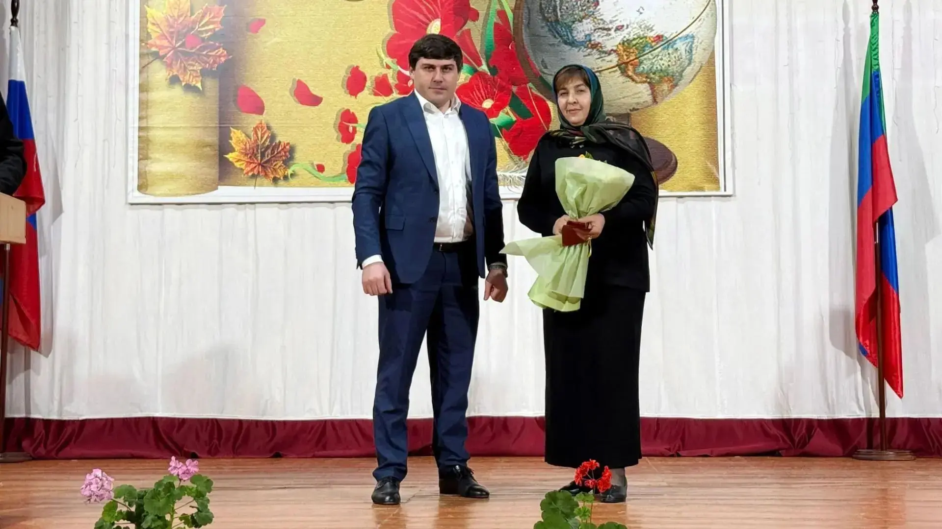 Одним из главных моментов праздника стало награждение педагогов.