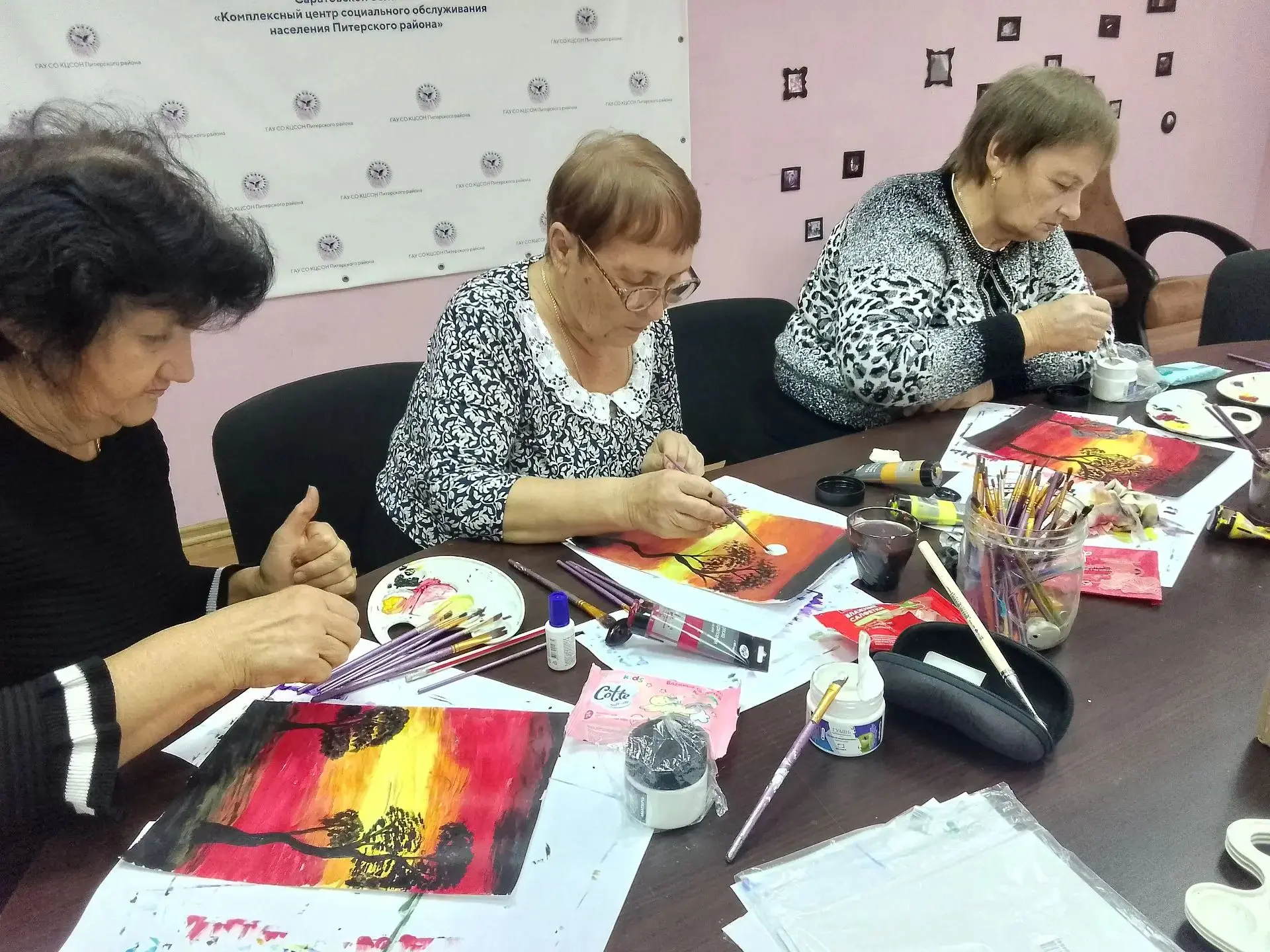 🎨 Мастер‑класс по живописи в доброцентре! 🎨