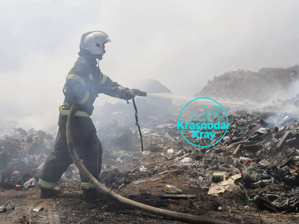 🚒 Под Усть-Лабинском произошёл крупный пожар на свалке