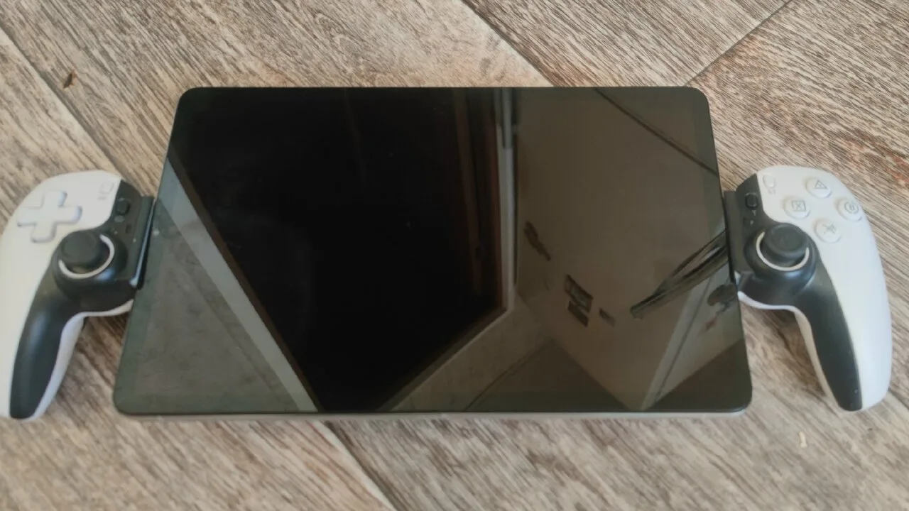 Продам Xiaomi Pad 5 6/128 ГБ с геймпадом D9, б/у, 18 000 руб.