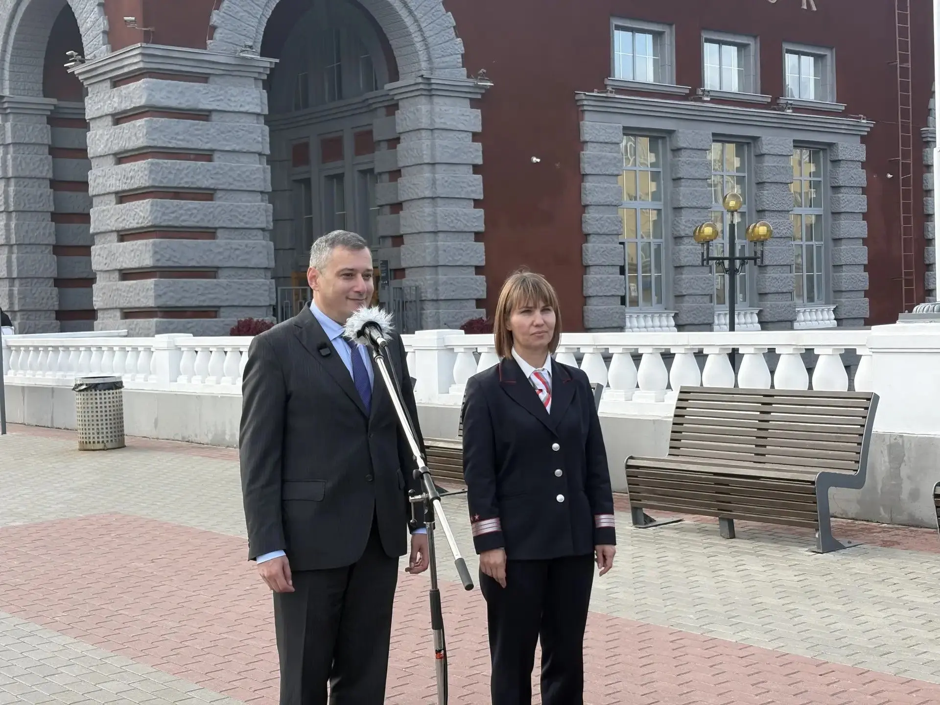 Александр Хинштейн принял участие в телемосте РЖД в честь дня работника пассажирского к...