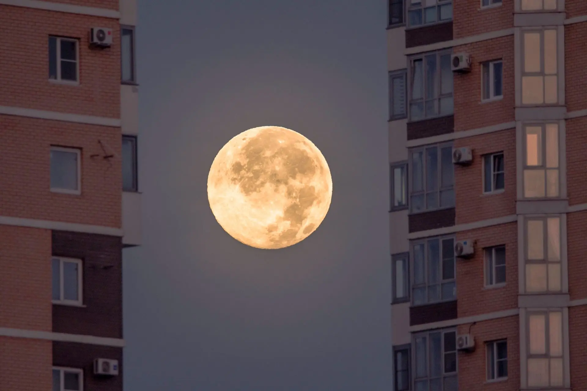 Полнолуние 27 сентября 2026 г. 5.58 a.m. 🌕