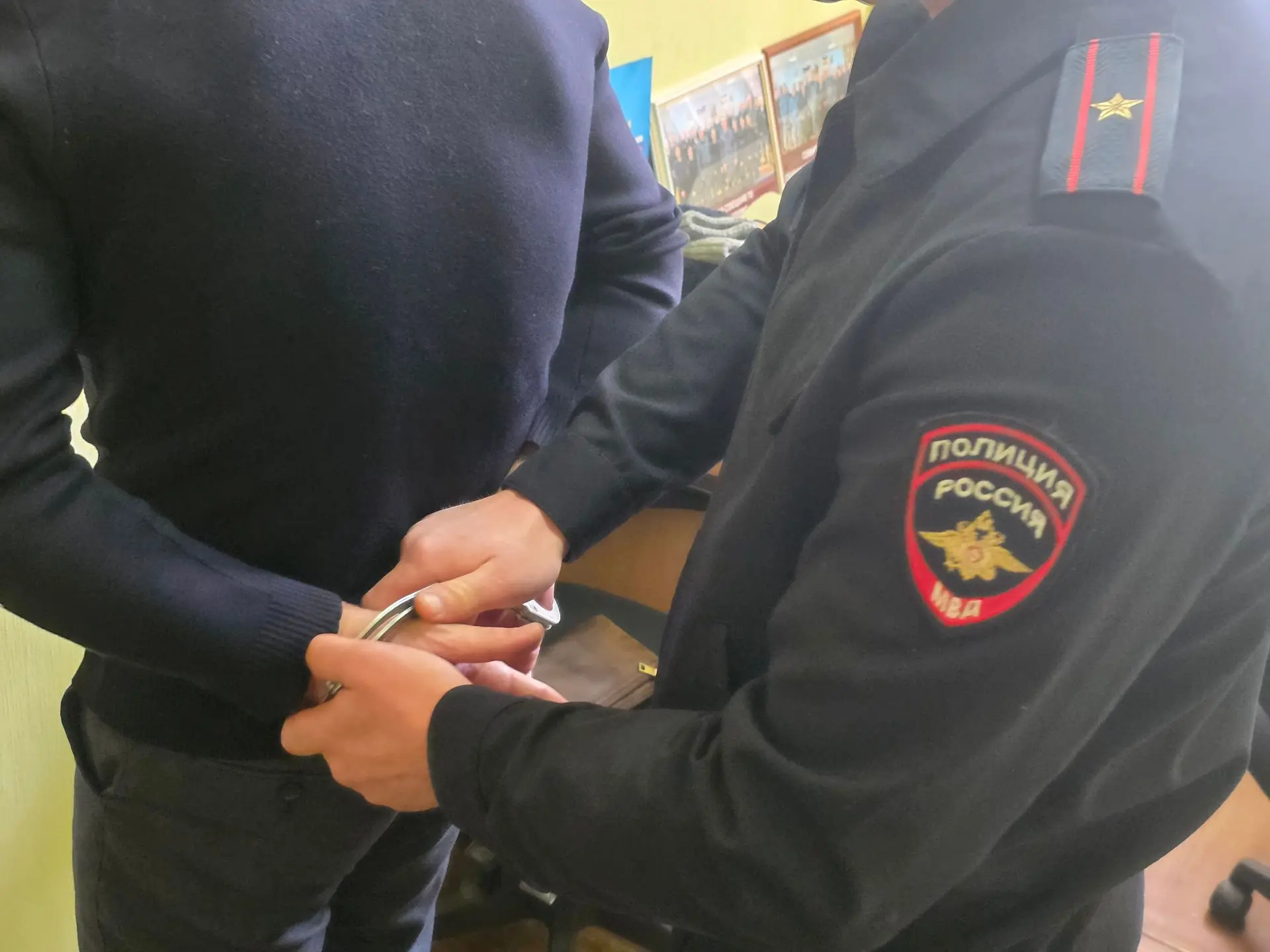 Полицейские города Шахты задержали подозреваемого в краже из домовладения