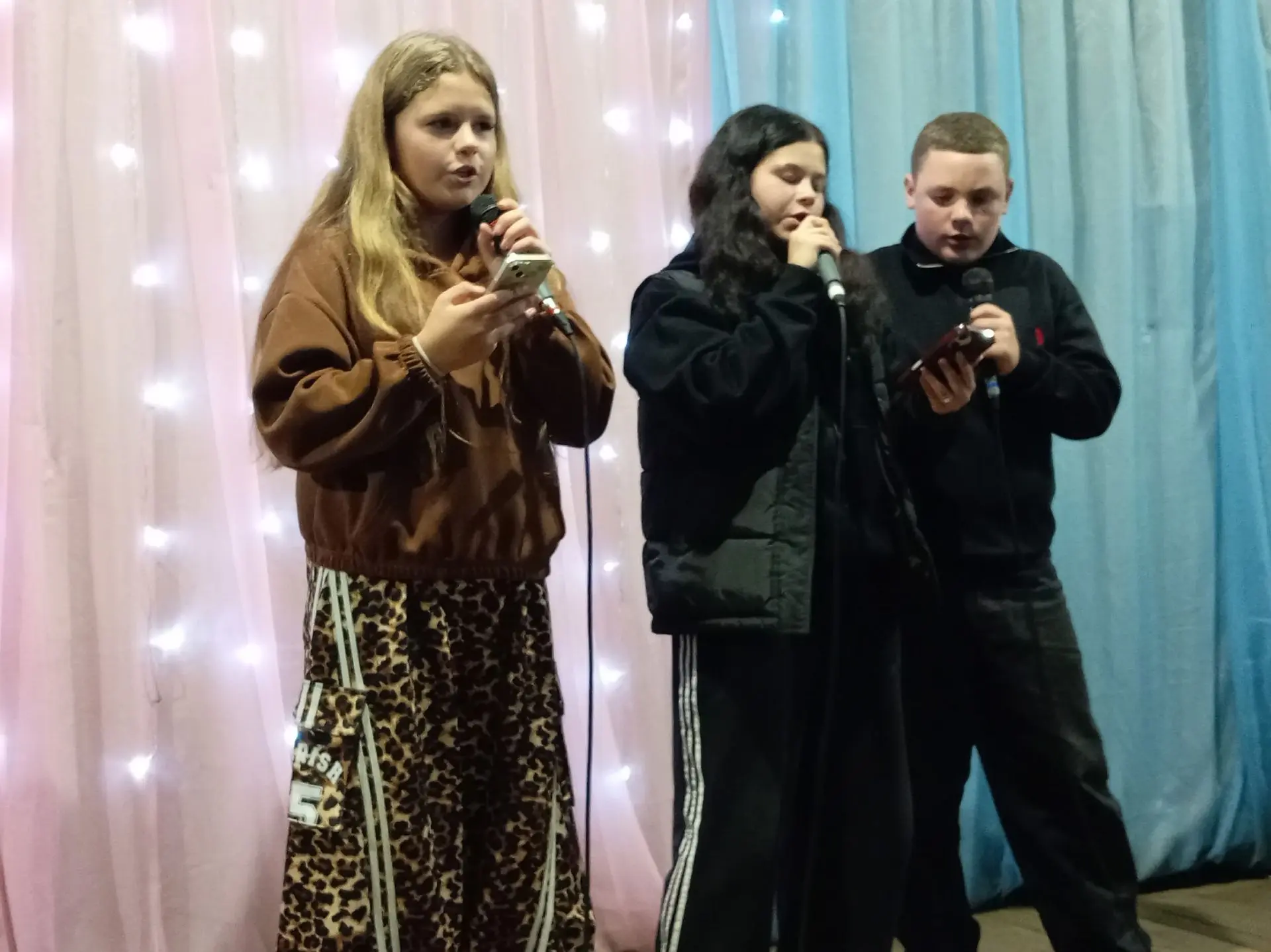 В Сабуро-Покровском филиале МБУК "Никифоровский ЦДК" прошел караоке вечерок " Загляни в...