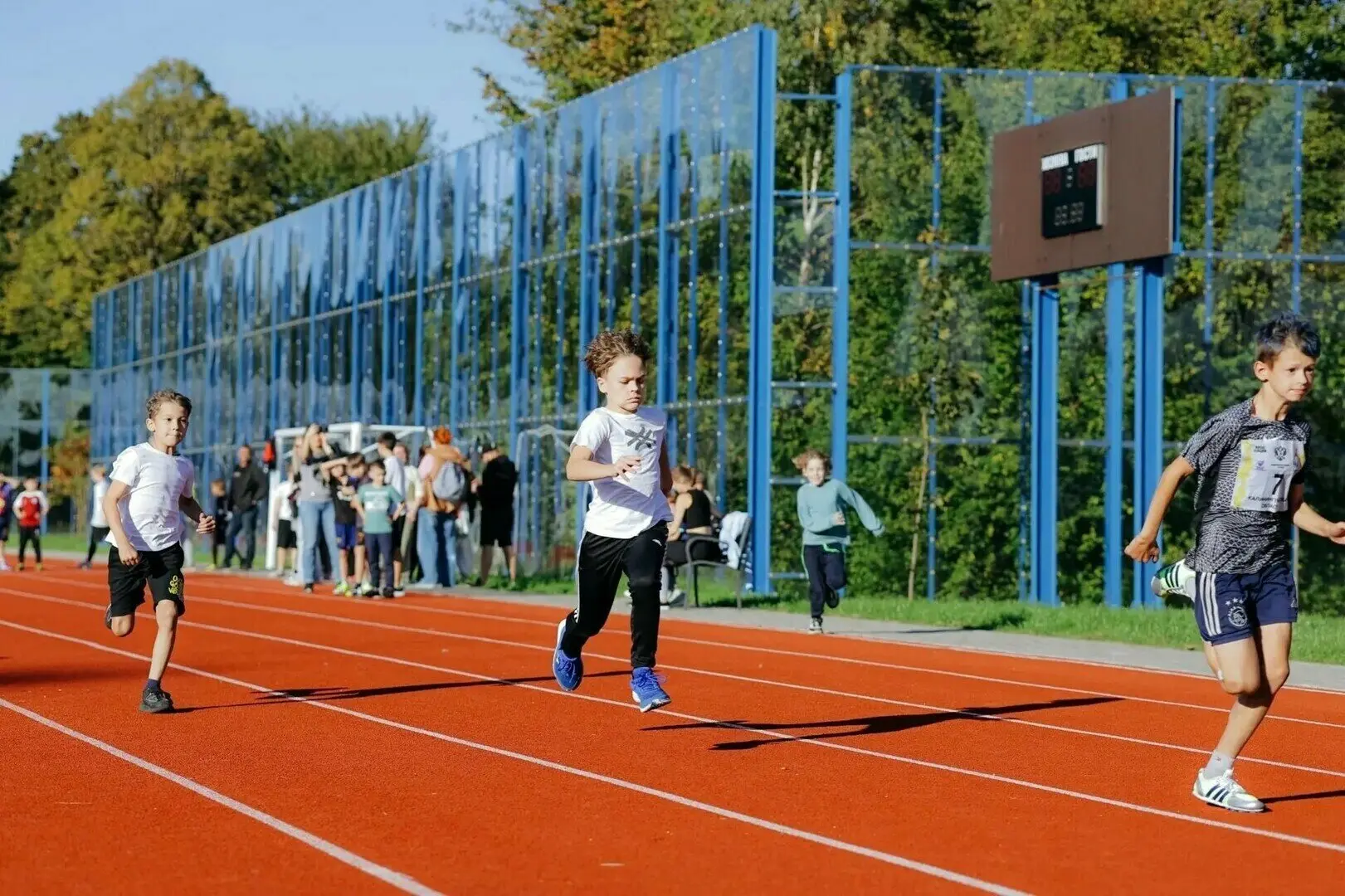 Почти 400 юных спортсменов вышли на старт «Больших гонок» в Пионерском