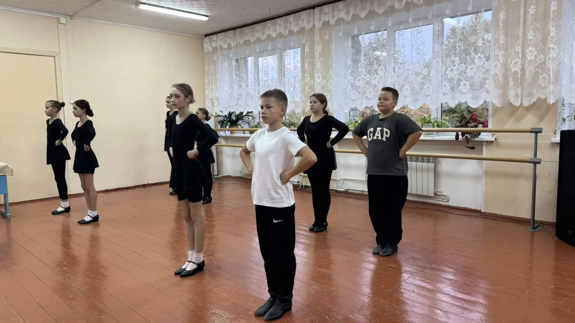 Народно-сценический танец - это не просто один из уроков в расписании пятиклассника Дет...