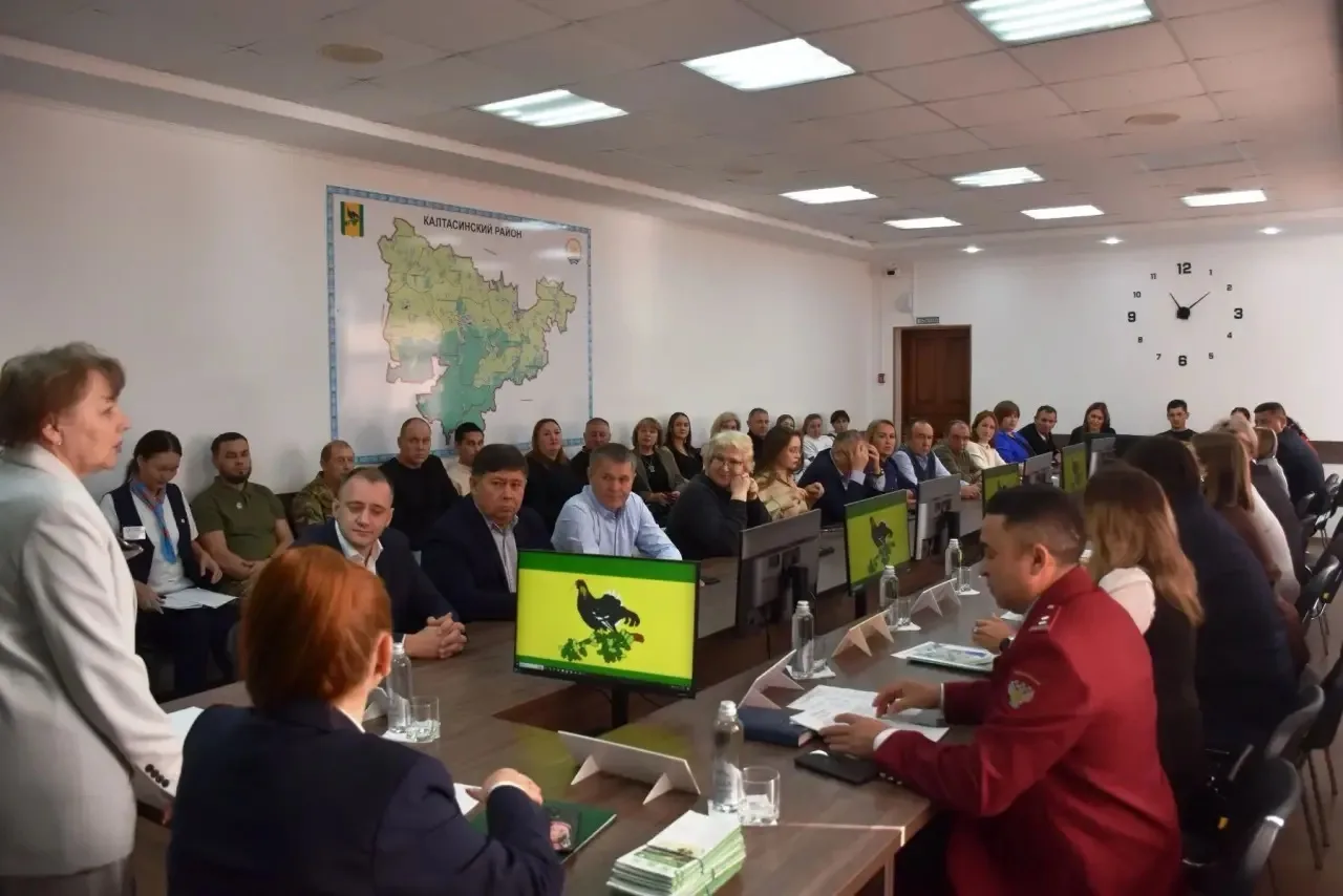 Сегодня в зале заседаний администрации Калтасинского района прошло совещание по мерам п...
