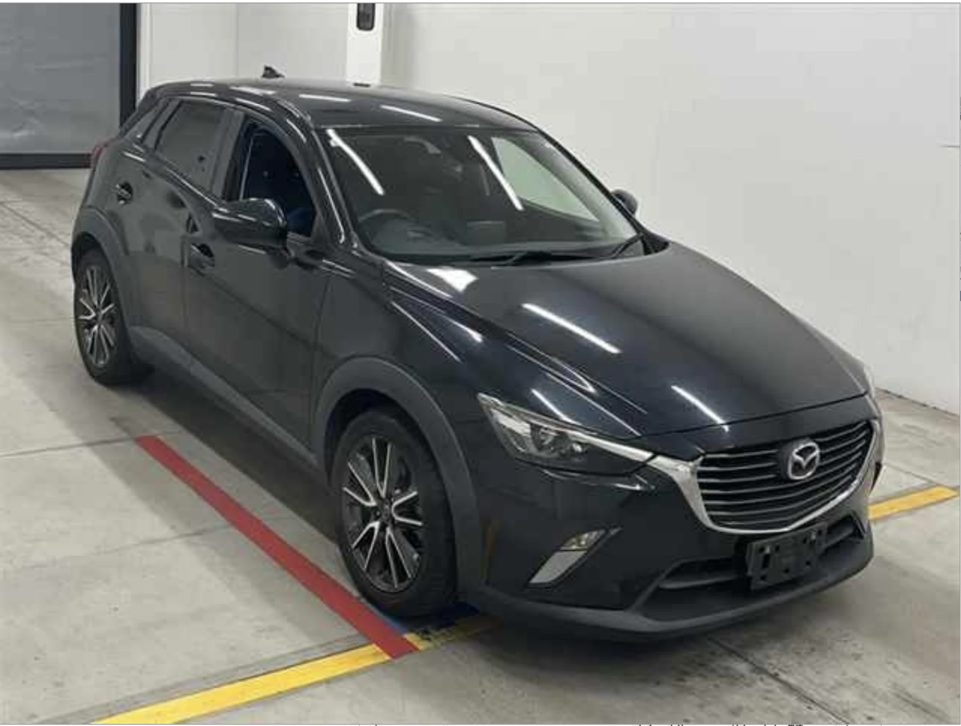 Mazda CX-3 2015 года.
