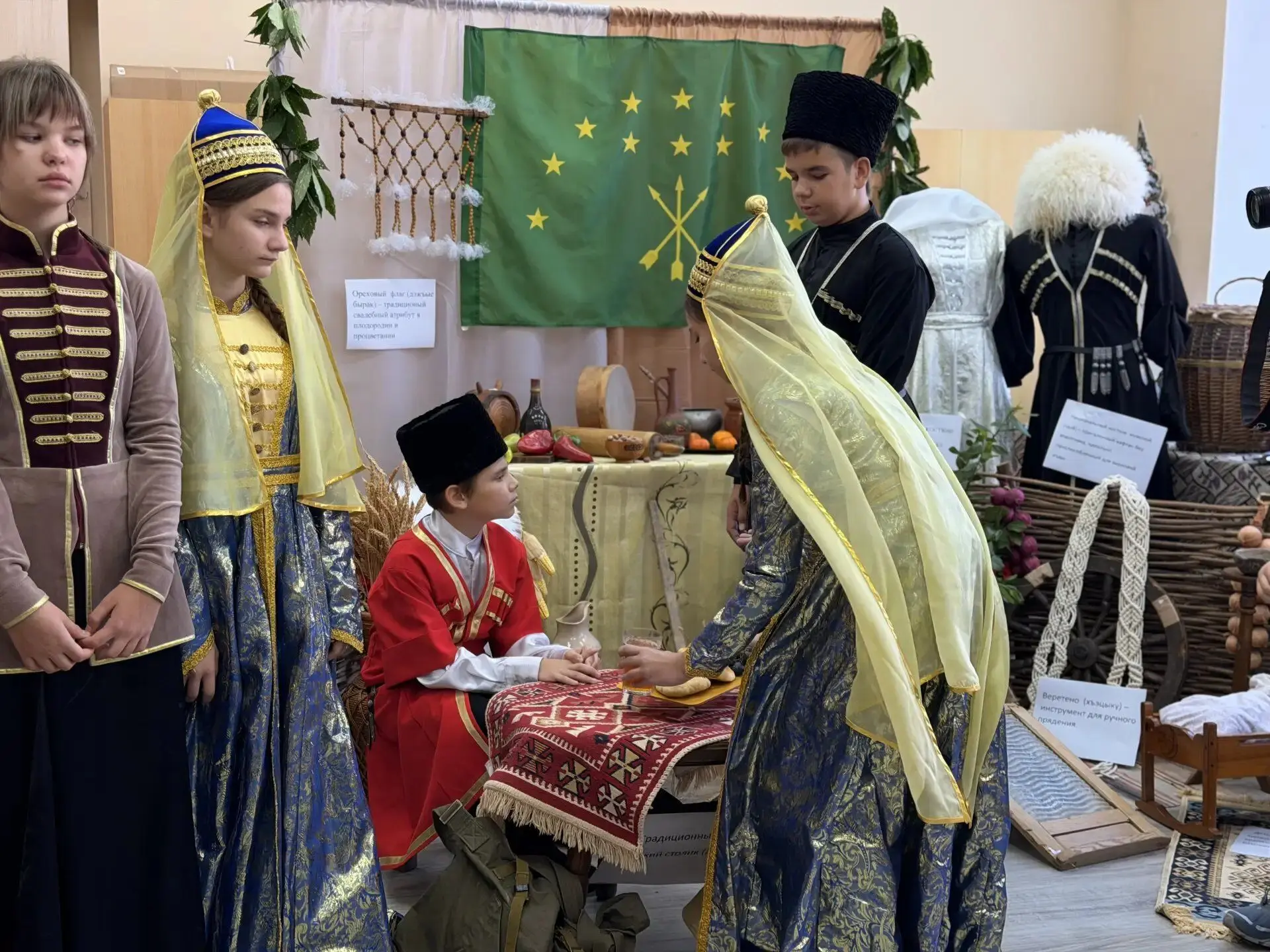 В туапсинской гимназии № 1 проходит ежегодный фестиваль «Традиции народов Кубани». В эт...
