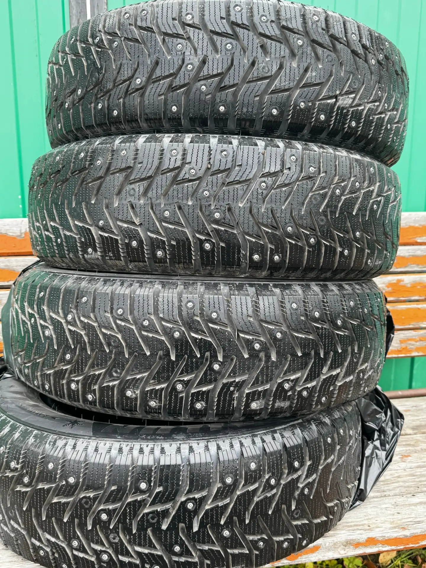 Продам резину зимнюю шипованную Sailun Ice Blazer 185/65 r 15 абсолютно новая в использ...