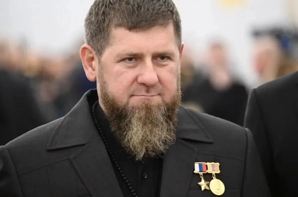 ❗️Рамзану Кадырову вручили знак «Почётный железнодорожник»