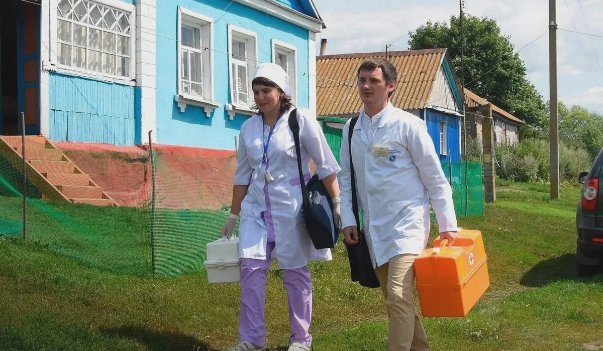 Медикам в Калужской области предусмотрели выплаты