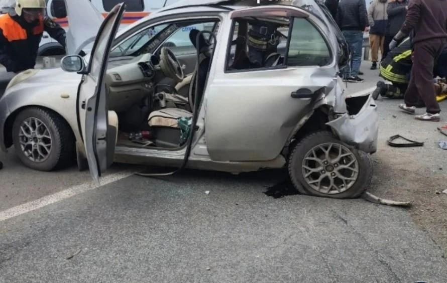 Пятилетнего ребёнка зажало в машине после ДТП на Винаповском мосту