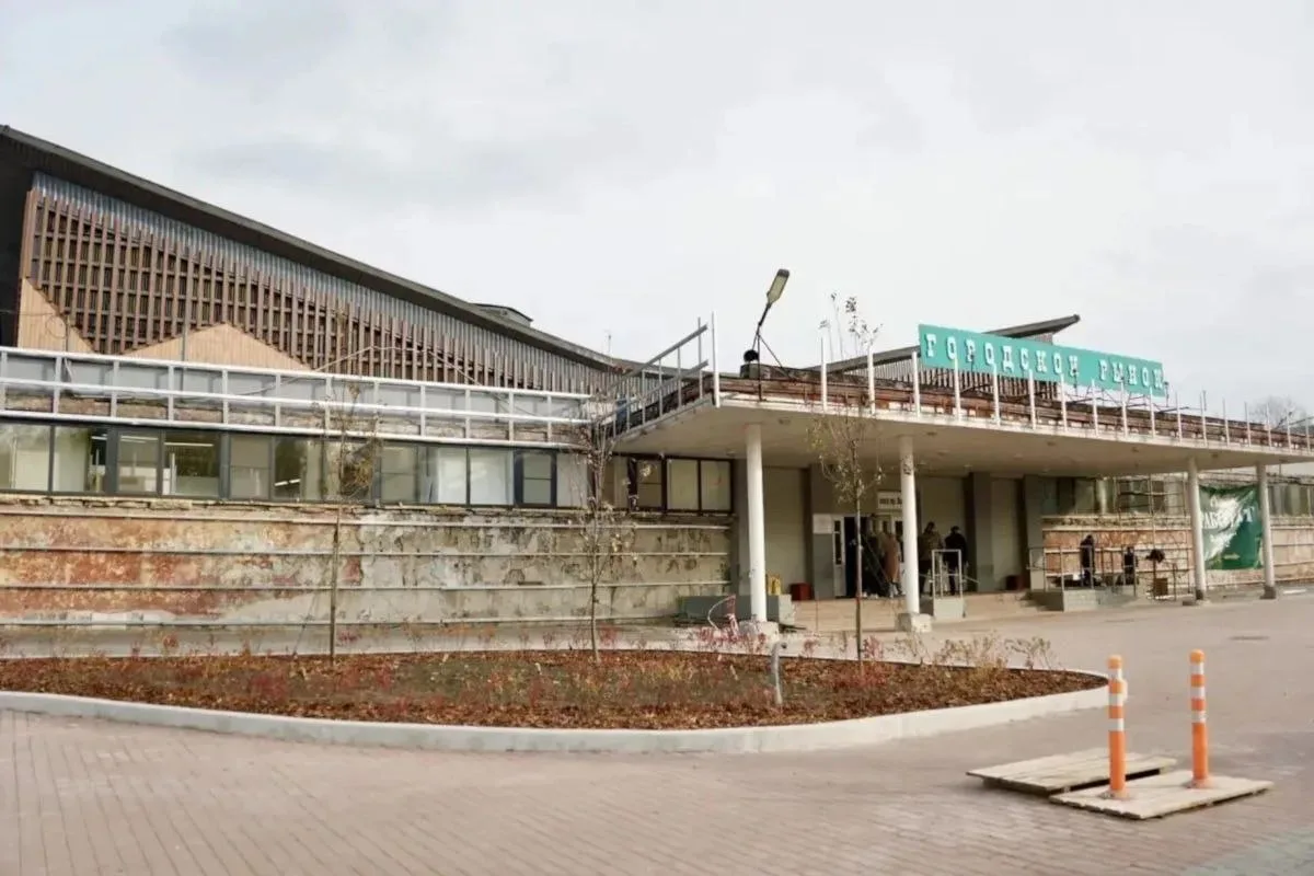 Благоустройство у Колхозного рынка в Череповце завершат к 4 ноября.