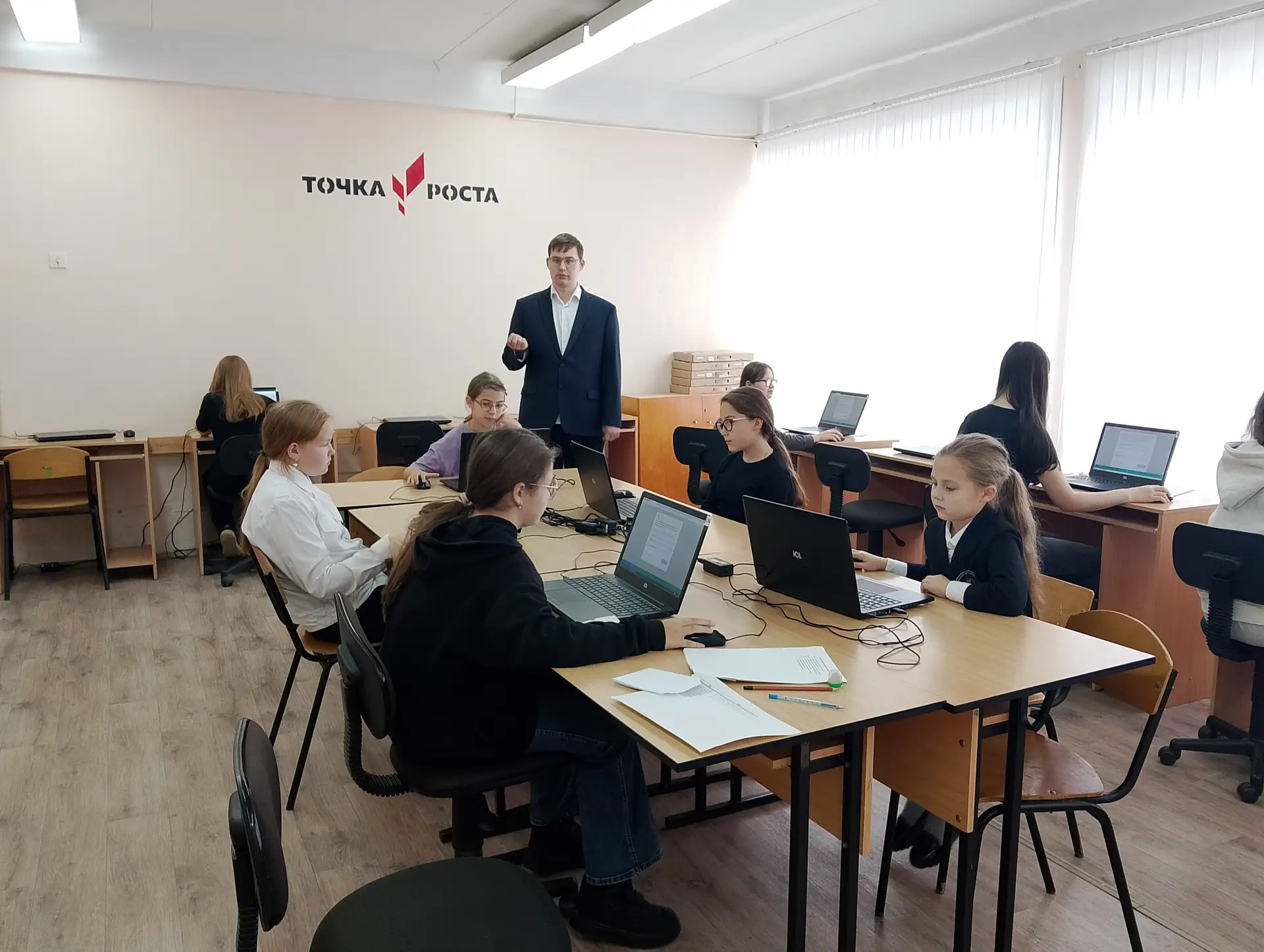 👨‍🏫Молодой педагог из Йошкар-Олы преподает информатику в Красногорской школе № 2