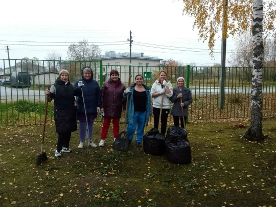 Осень — время чистоты и заботы: в нашем детском саду прошёл весёлый субботник! 🍁🍂