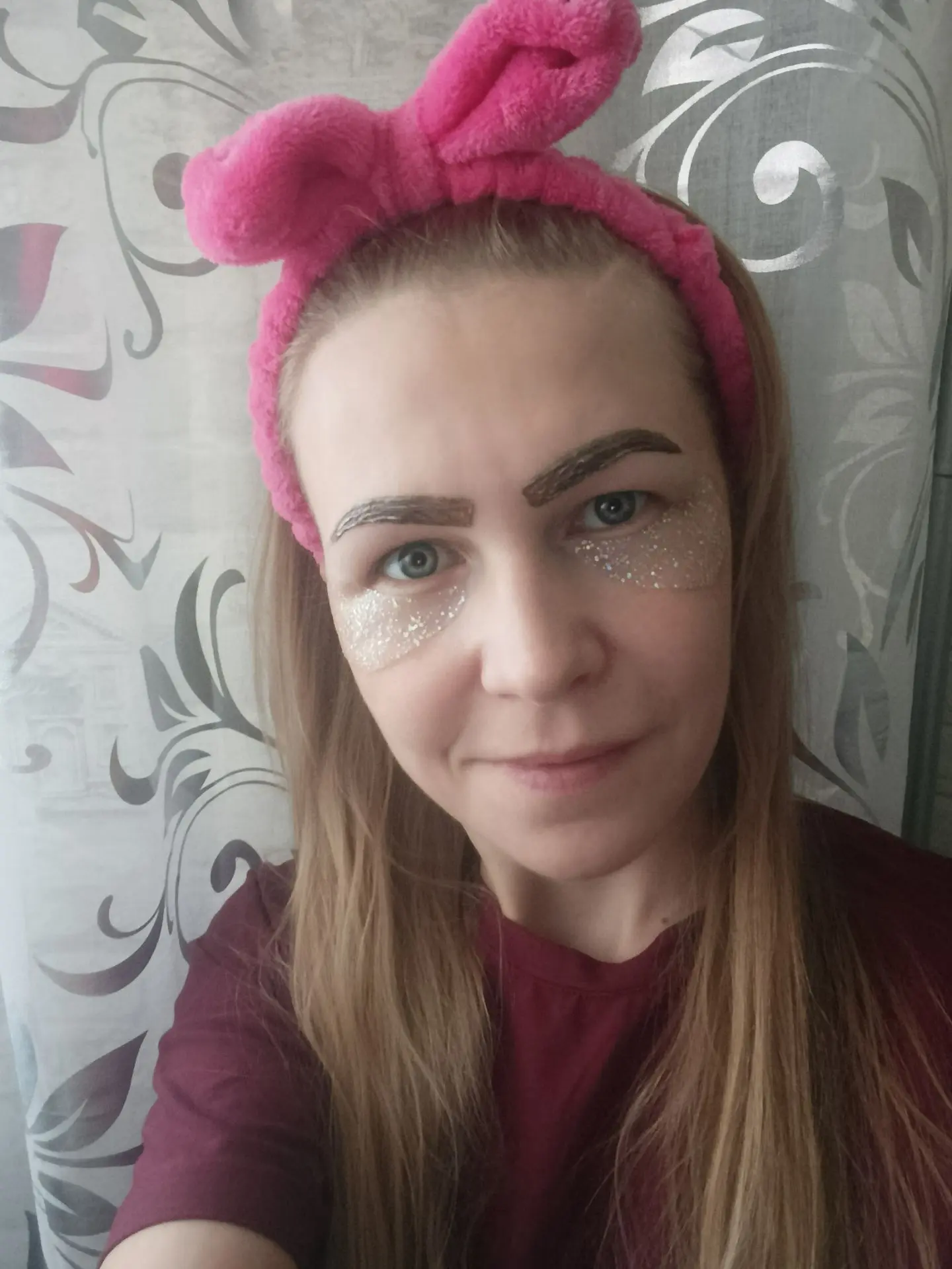 У меня сегодня был бьюти день😊 накрасила бровки. Надоело красить краской, хочу сделать...