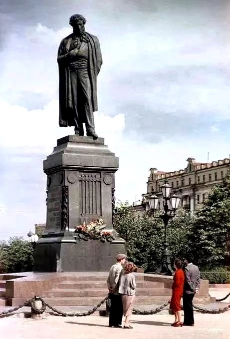 Памятник Пушкину на Пушкинской площади