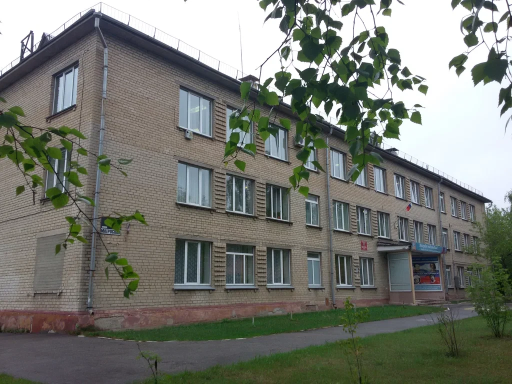 ⚠️ Глава Озёрска и депутаты проверили работу отопления и электричества в школе №21