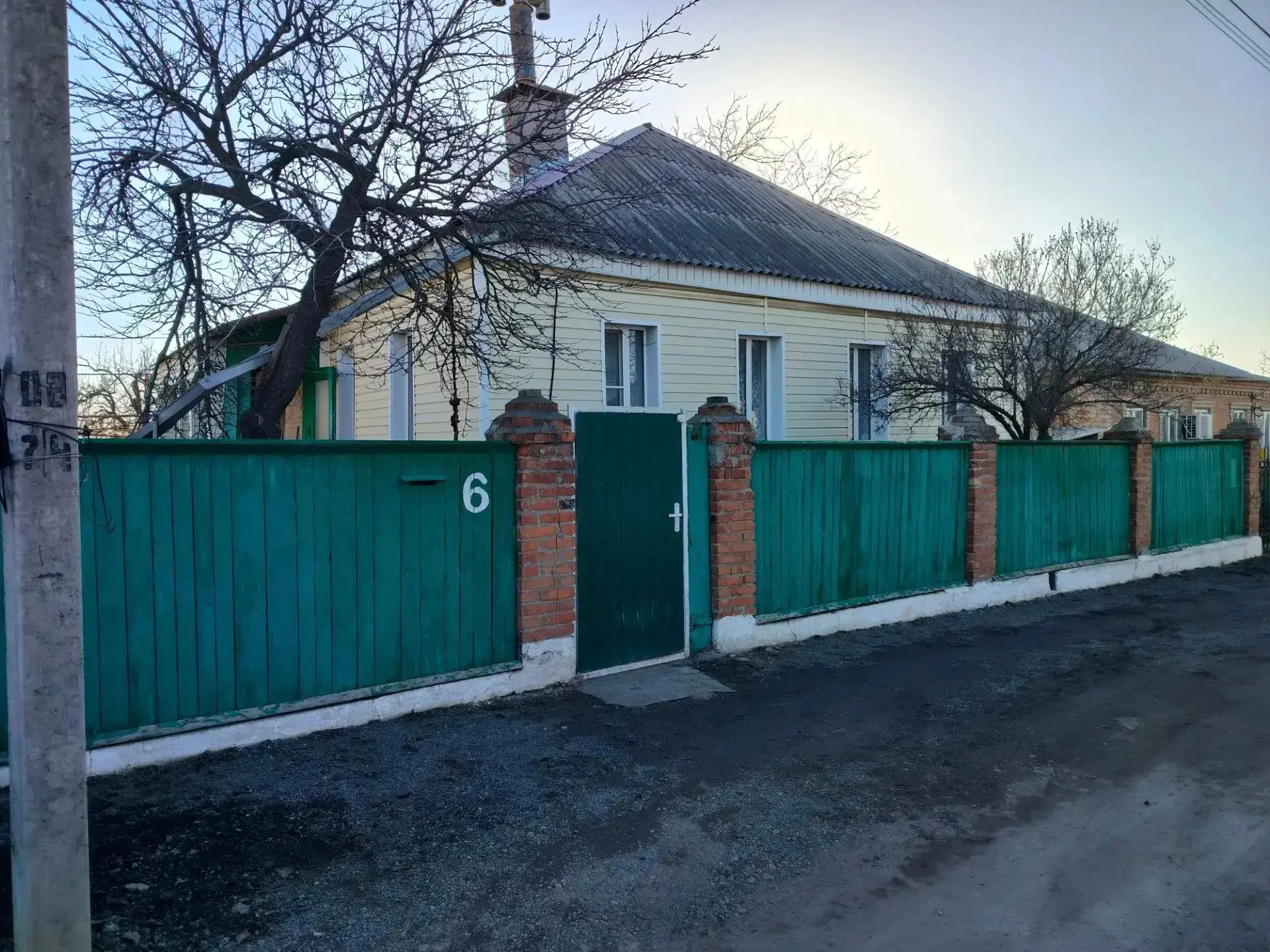 Продаётся дом- общей площадью 72м2,жилая 60м2.(Ул.Новый проезд 6)