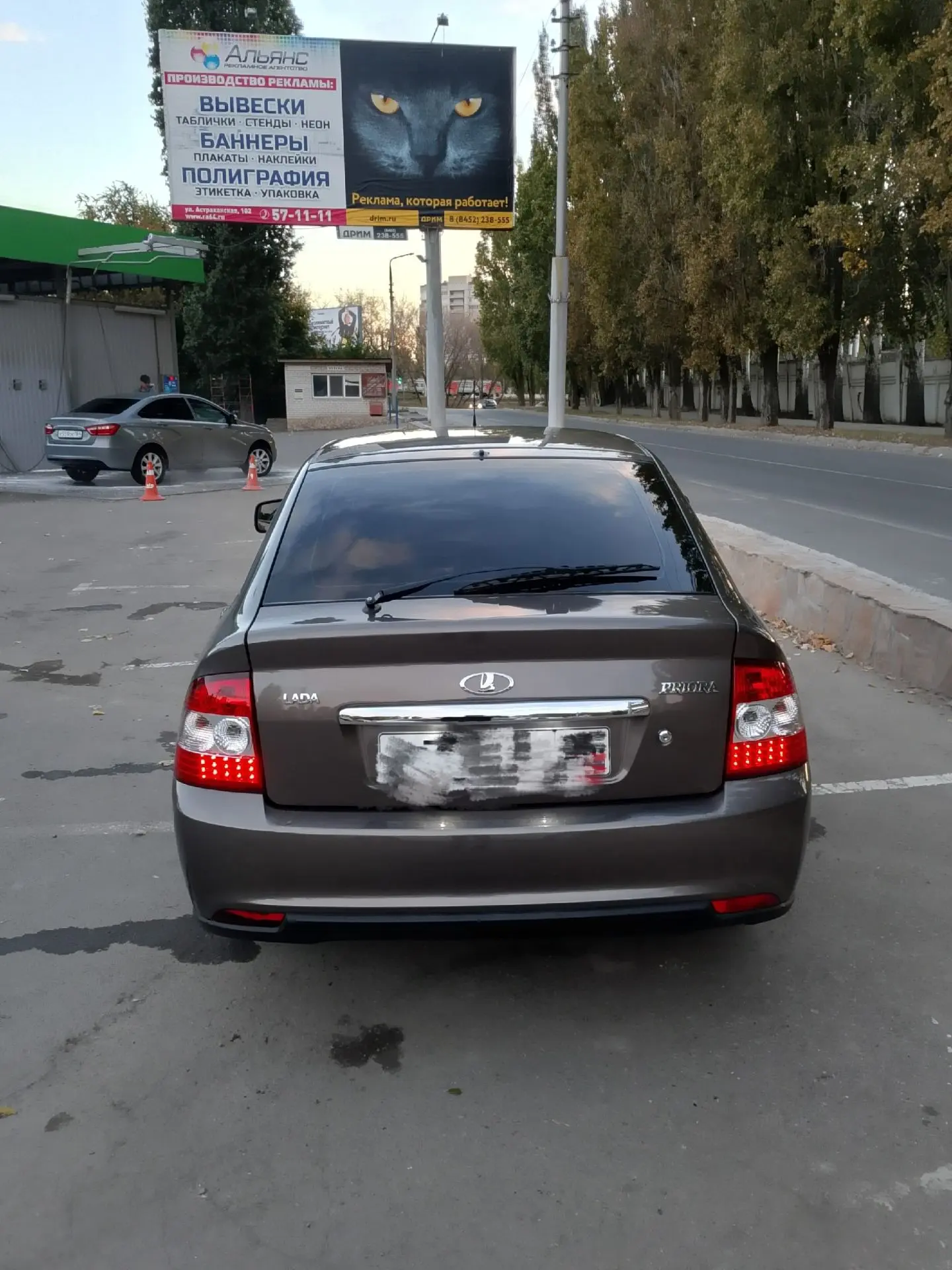 Продаю ладу приору 2 хэтчбек 2015года хорошим состояние стоит на учёте