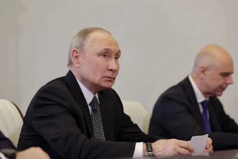 Путин обсудил информационную безопасность после атак на российские ЦОДы.