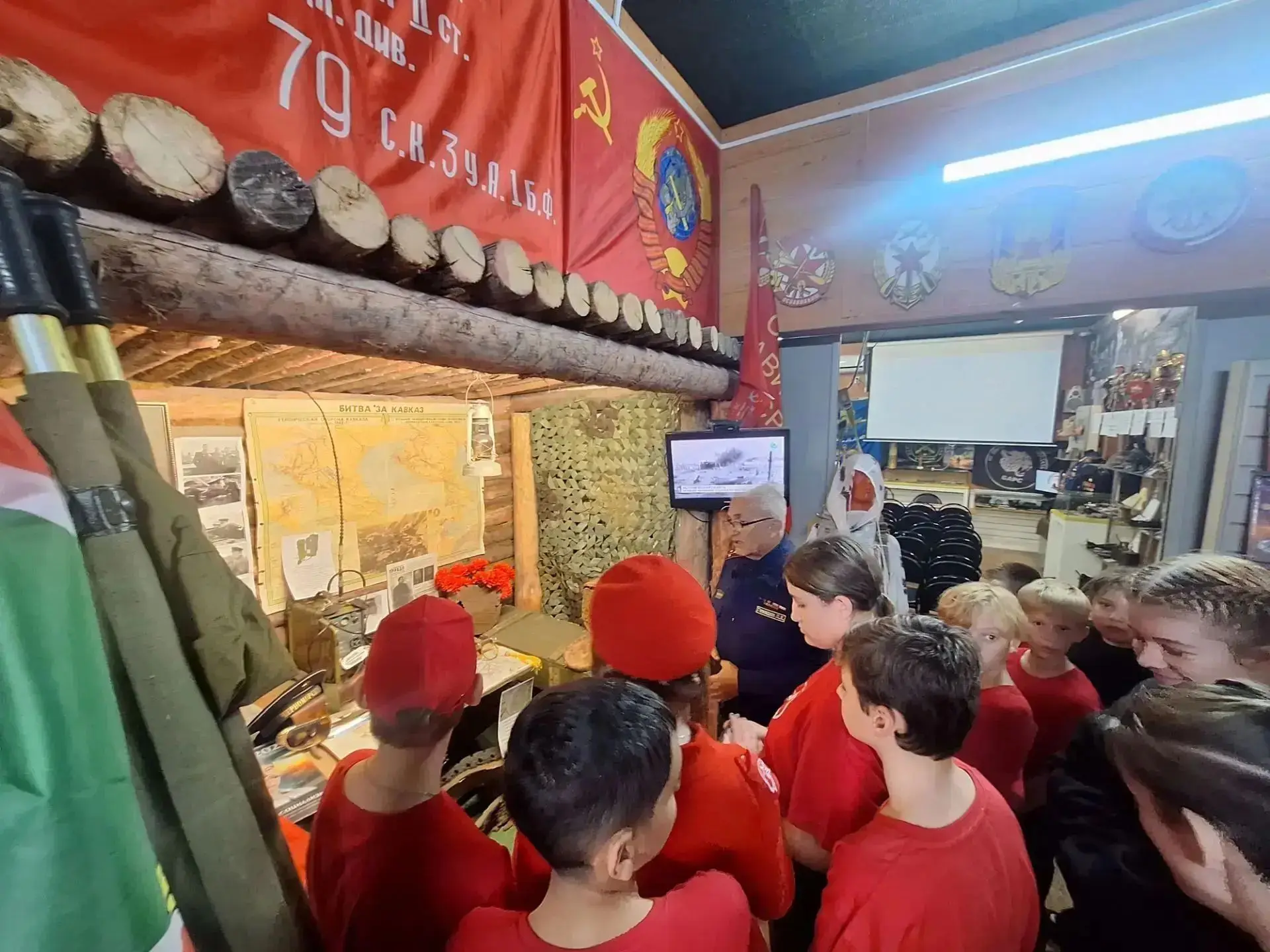 📍В субботу 10 октября  наши юнармейцы отряда Пламя МБОУ СОШ 2 им. В. Каширина под руко...