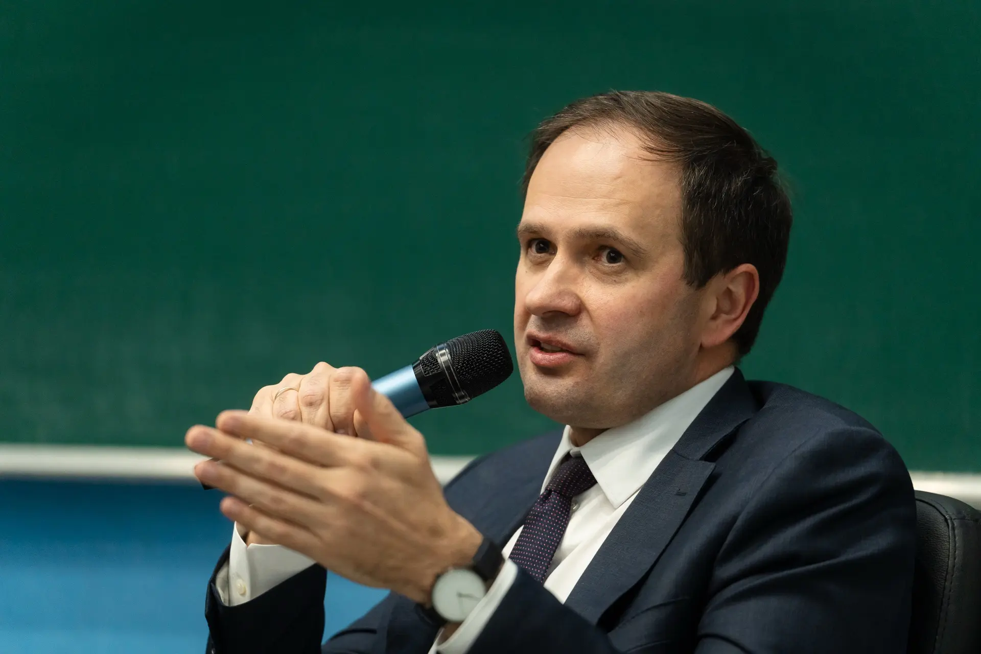Чем привлекает работа в Минфине России и какими принципами важно руководствоваться при ...