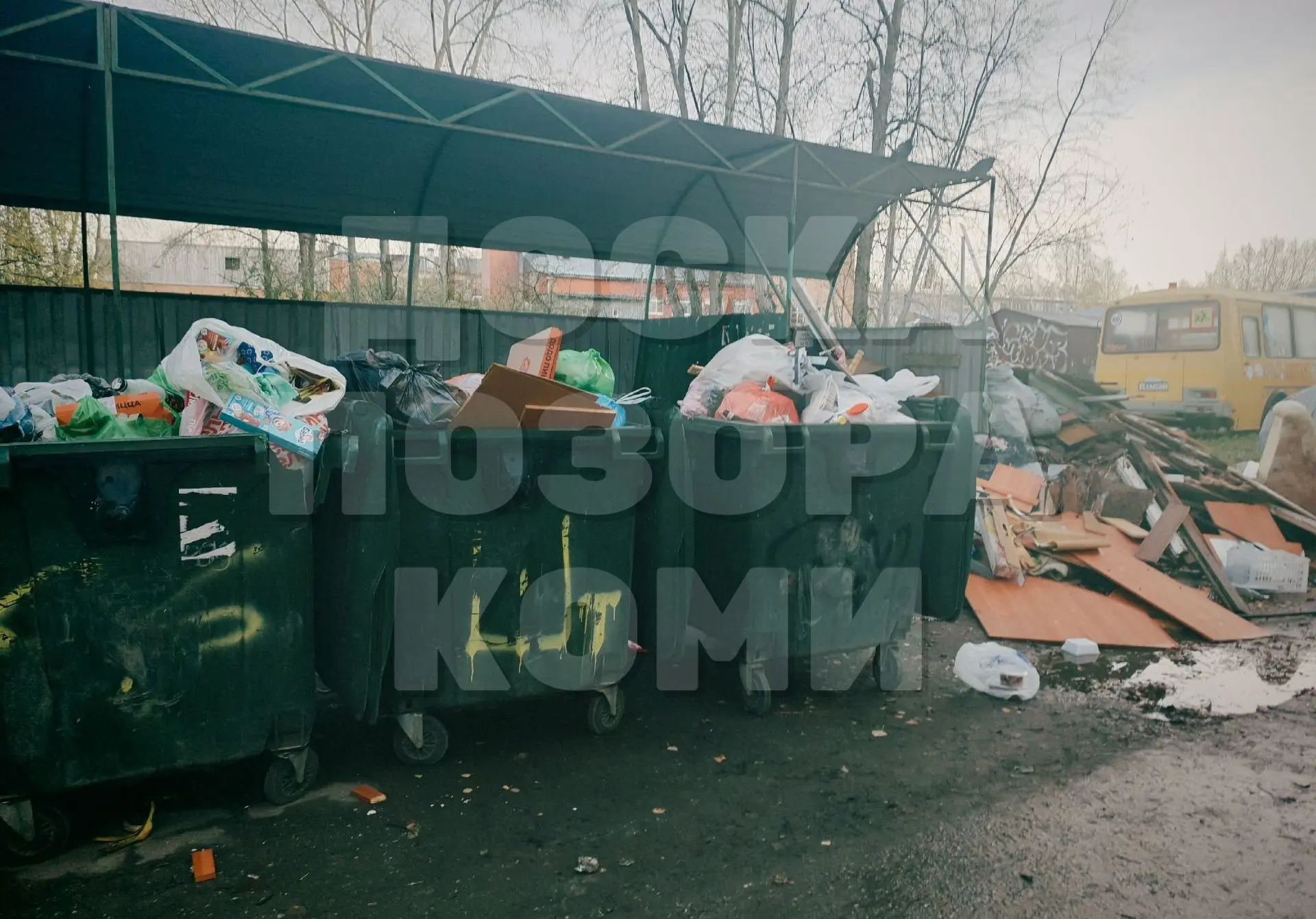 Уже несколько месяцев не осуществляется вывоз мусора в районе, прилегающем к бане №4, р...