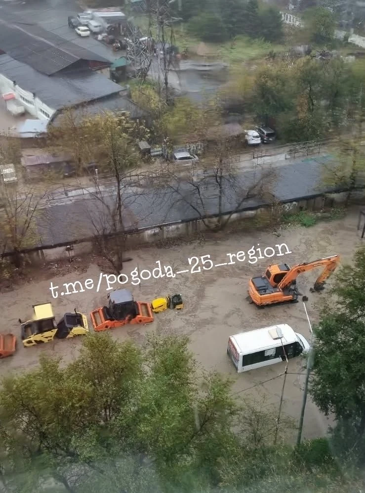 👀 Техника сегодня утонула на Невельского во Владивостоке...