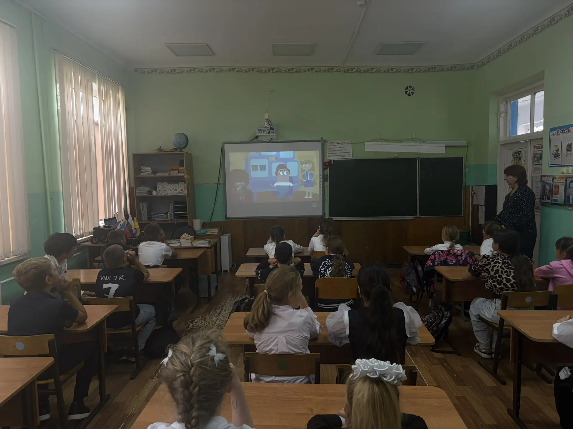 В рамках акции «Крышки добра» для ребят 3–4 классов мы организовали просмотр мультфильм...