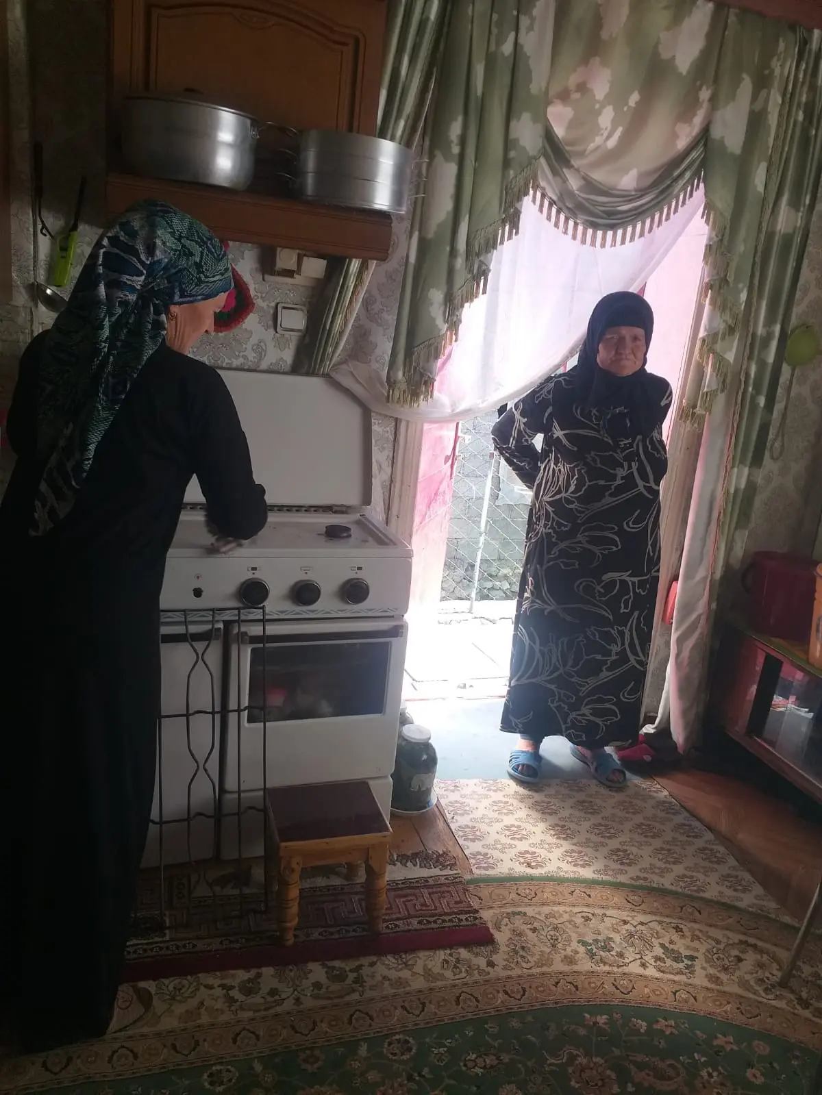 Социальный работник отделения социального обслуживания на дому № 2 села Годобери Гаджис...