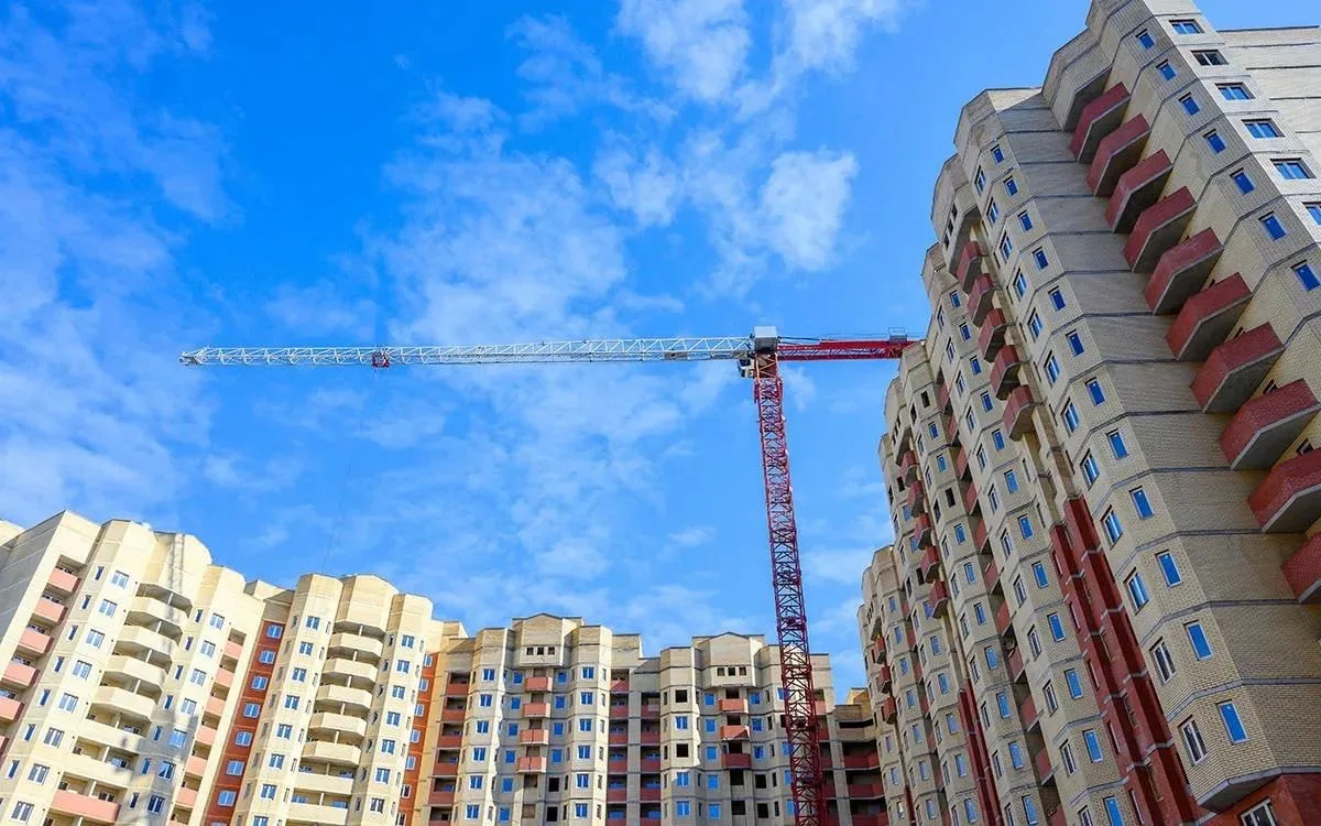 🏢 В Казани цены на новостройки за месяц снизились почти на треть