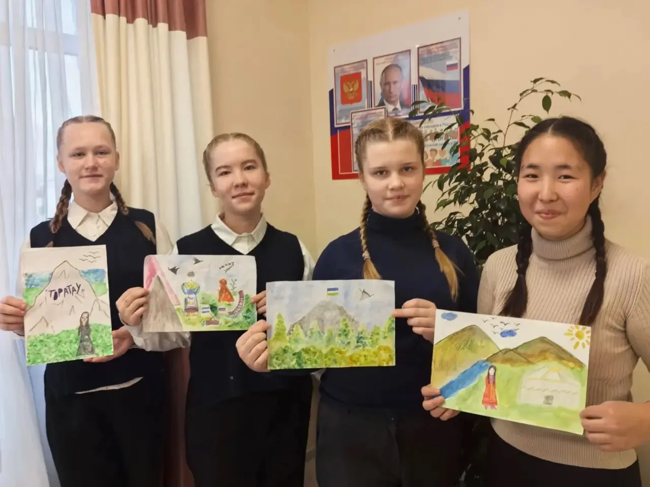 Наши воспитанницы — настоящие художницы! 🎨 В честь Дня Республики Башкортостан в нашем...