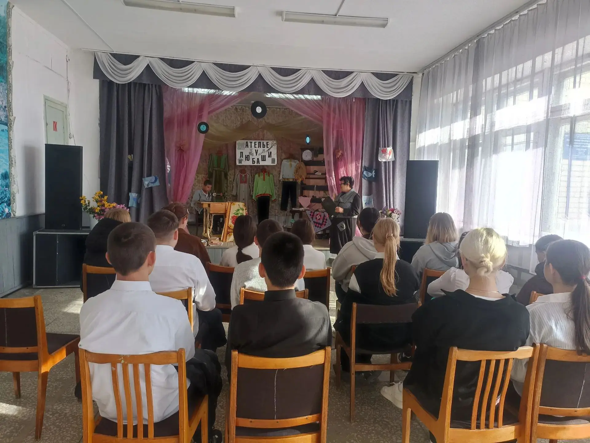 В ДК п. Новопокровка, работники культуры провели для старшеклассников Покровской школы ...