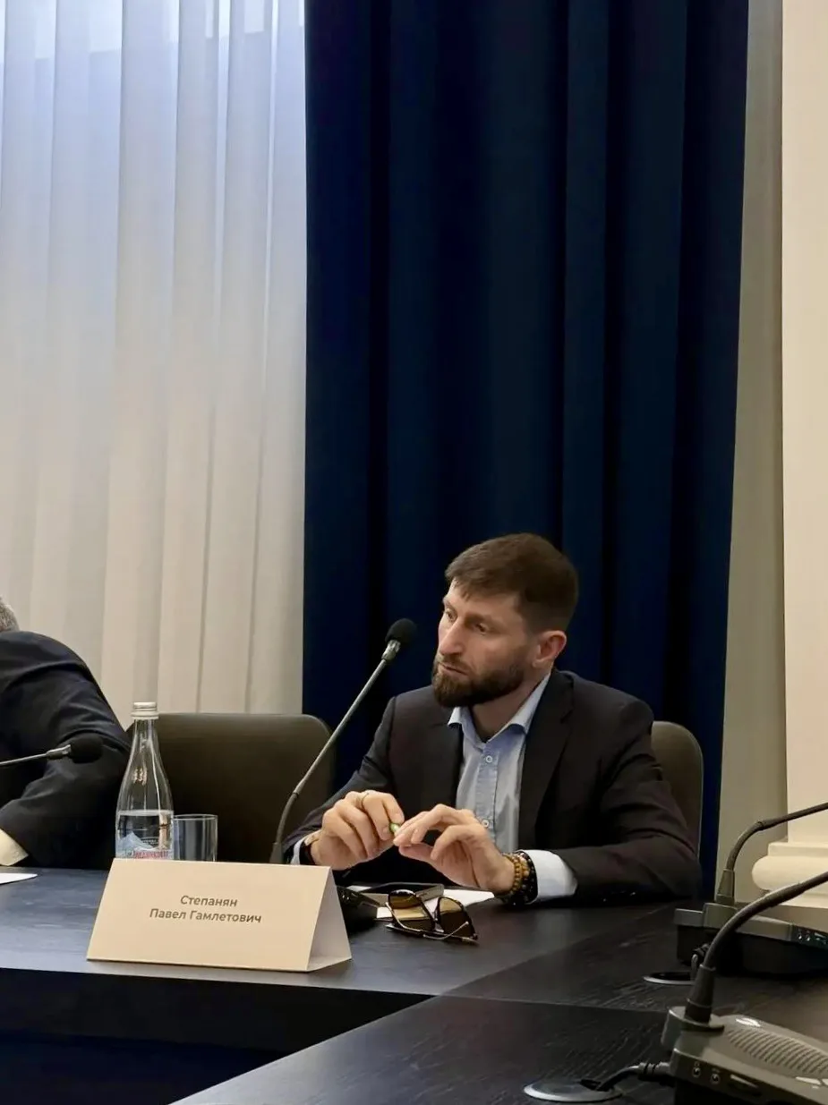 Павел Степанян выступил в СКФУ с докладом о семейном предпринимательстве 🎤