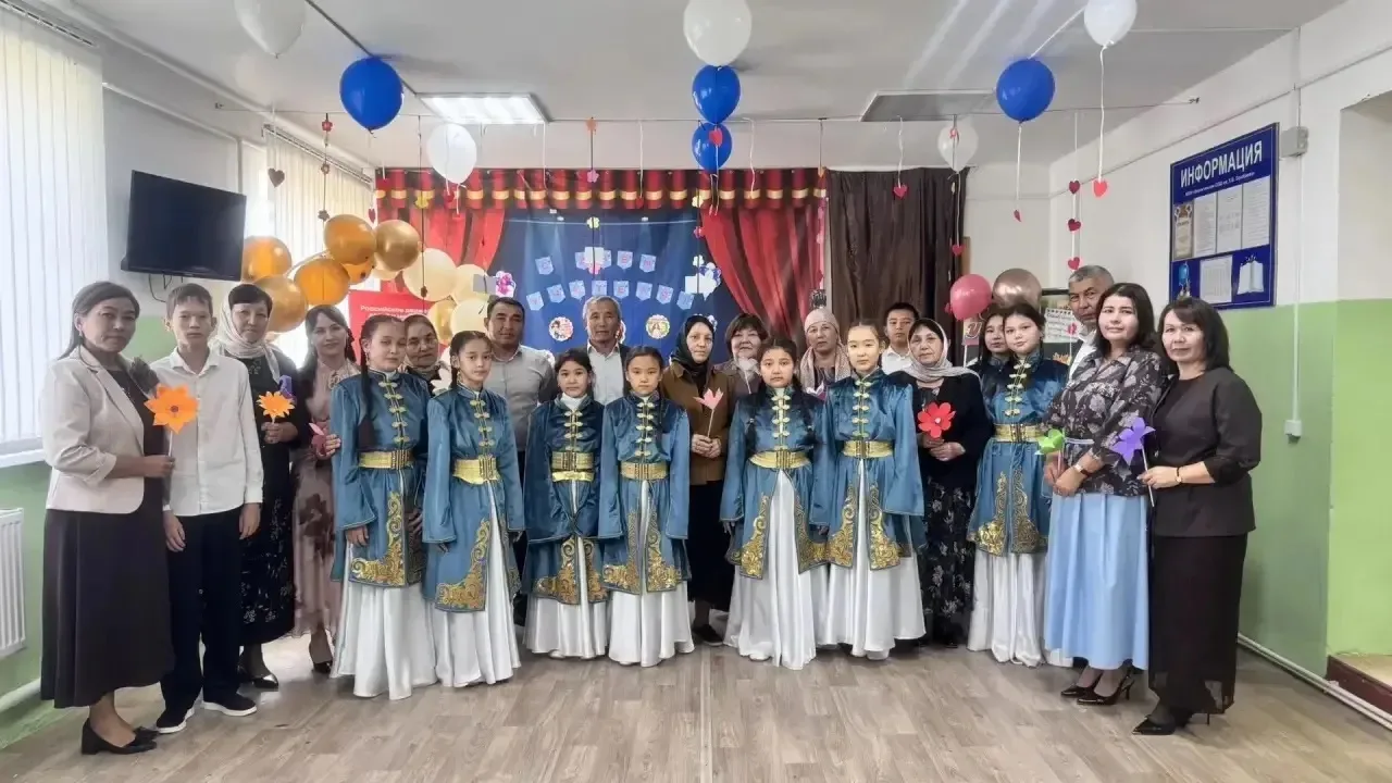 Праздничный концерт, посвященный Дню учителя.