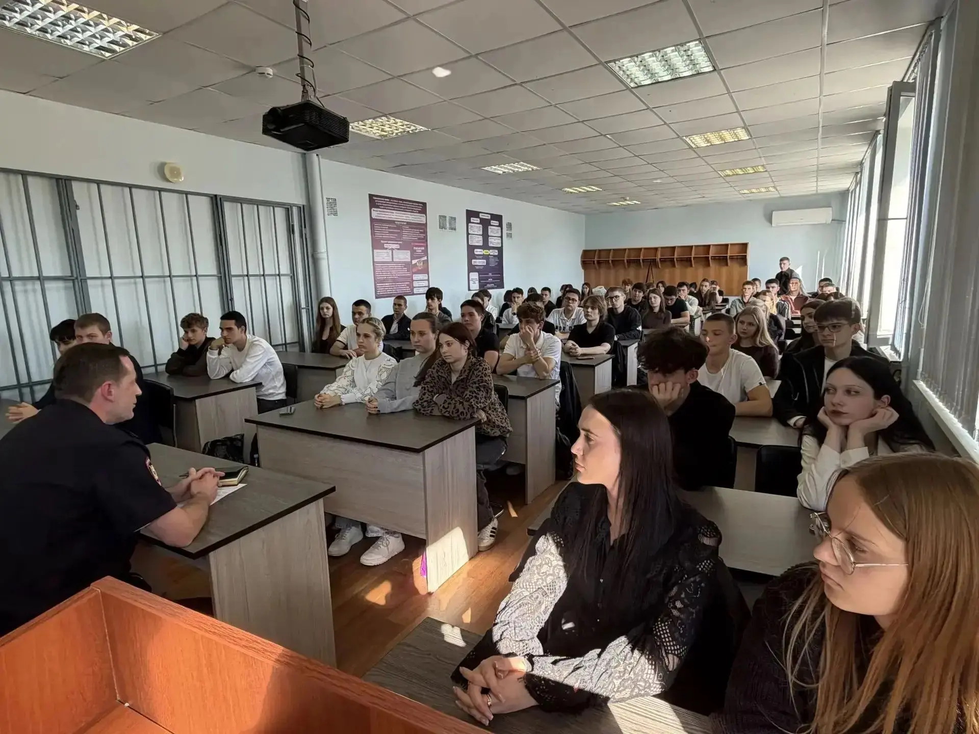 Представитель донского Главка МВД провел профилактическую встречу со студентами ДГТУ