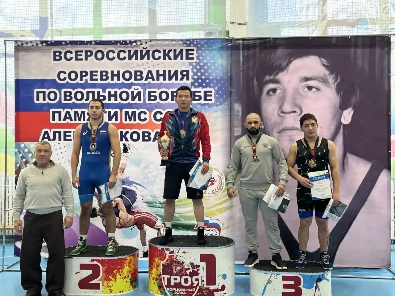 🏆Спортсмены Приангарья завоевали четыре медали на всероссийских соревнованиях по вольн...