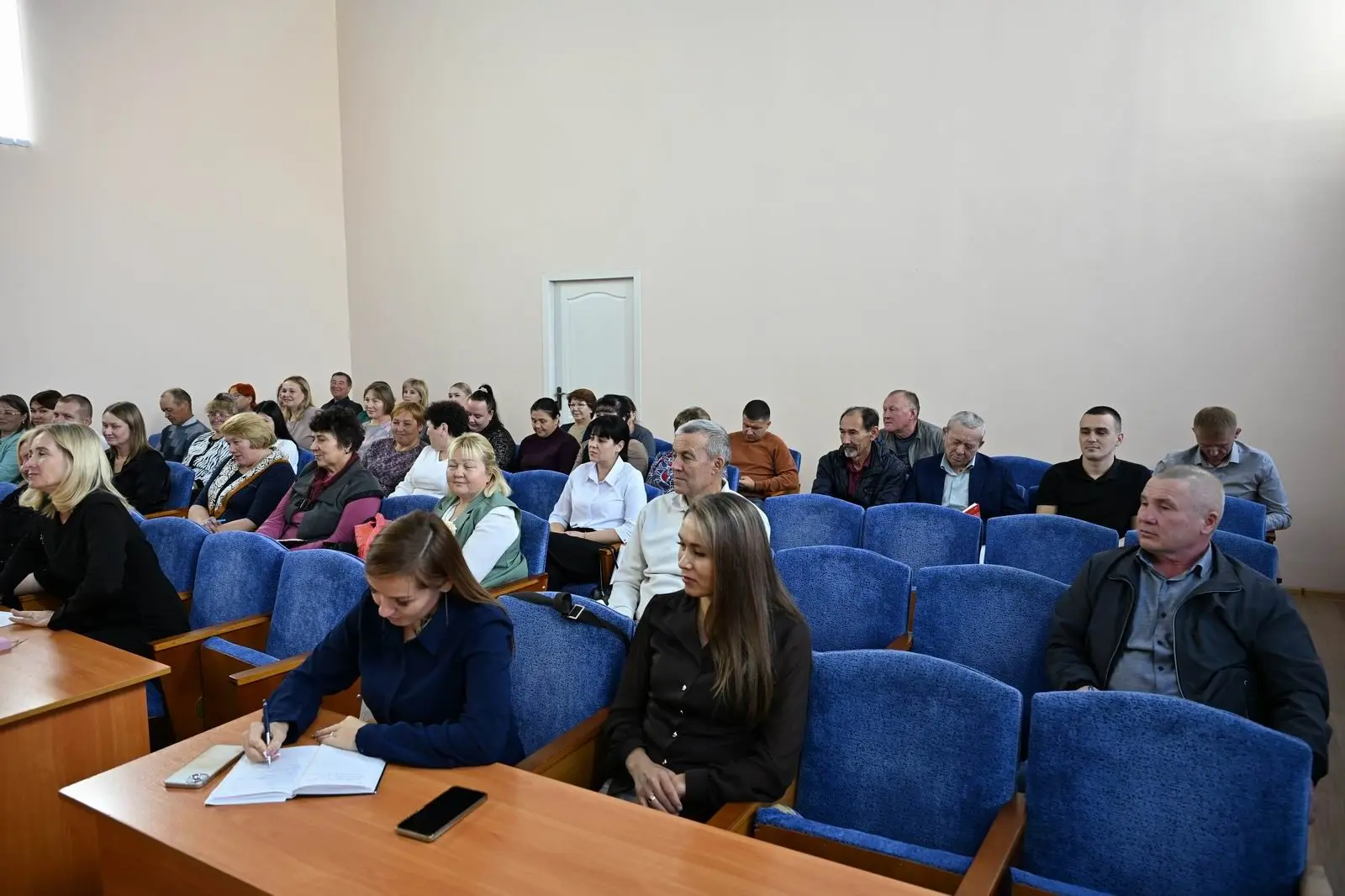 📋 Итоги совещания: планы на неделю, тепло в домах и поддержка семей