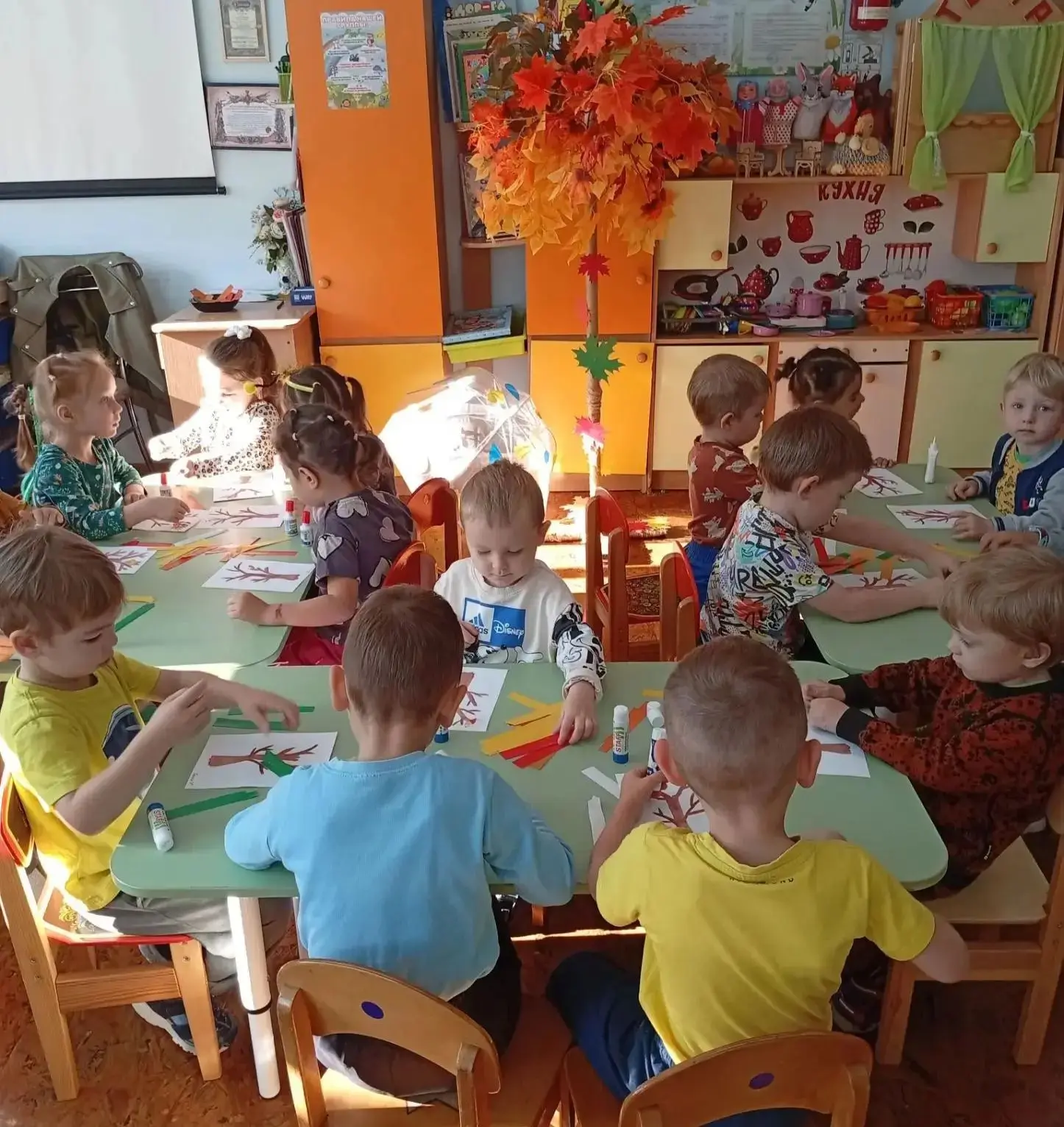 В группе "Морячки" (МБ ДОУ 28/1) прошло творческое занятие "Осенняя пора" в технике обр...