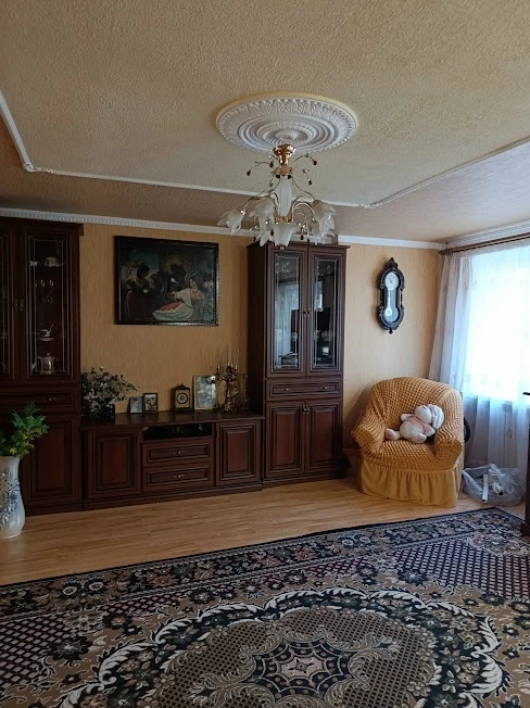 Продам 2-к. квартиру, 58,6 м², 2/4 эт., Горловка, 4 000 000 руб.