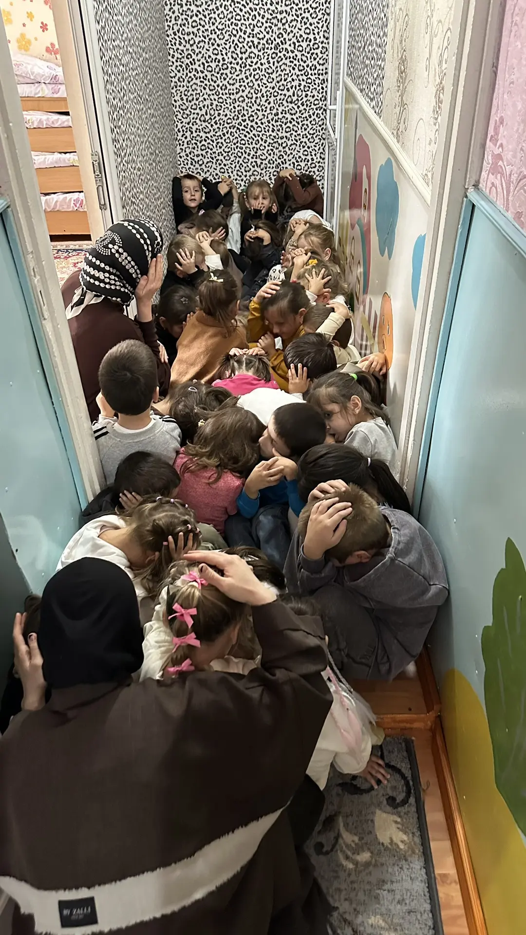 Сегодня в детском саду повторно прошли занятия по безопасности БПЛА: правила запуска, д...