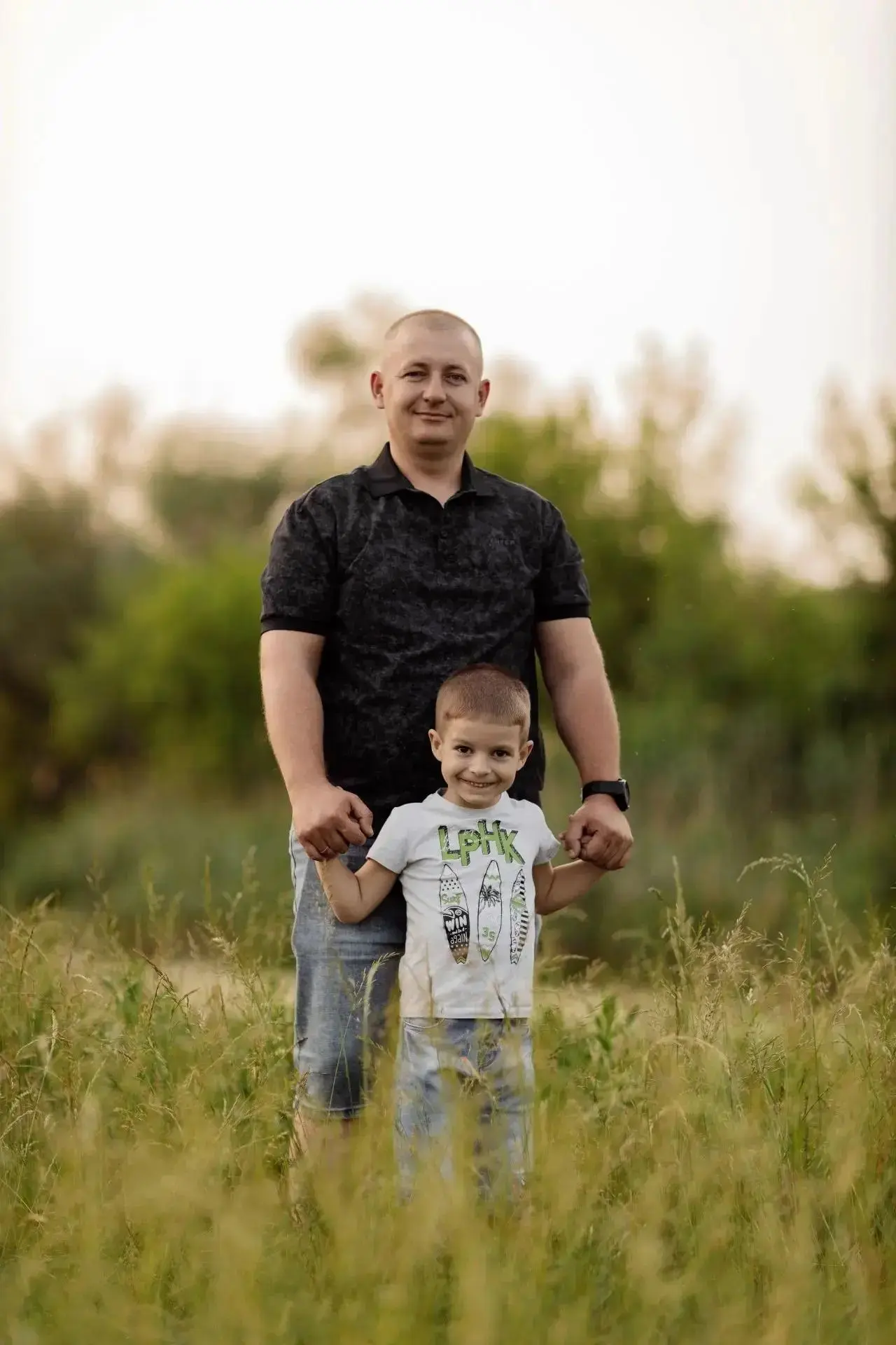 Степаненко Евгений, ученик 1 Г класса, принимает участие в акции ко Дню отца «Папа может»