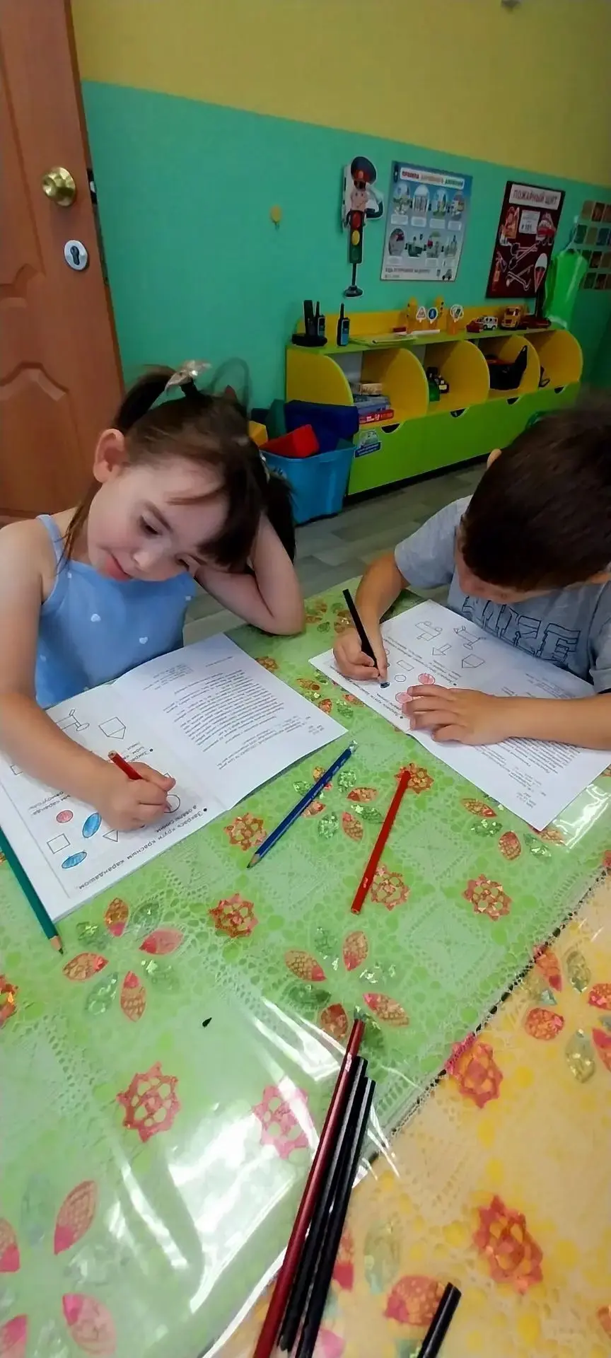 🖊 Первые прописи у дошколят группы «Гномик»!