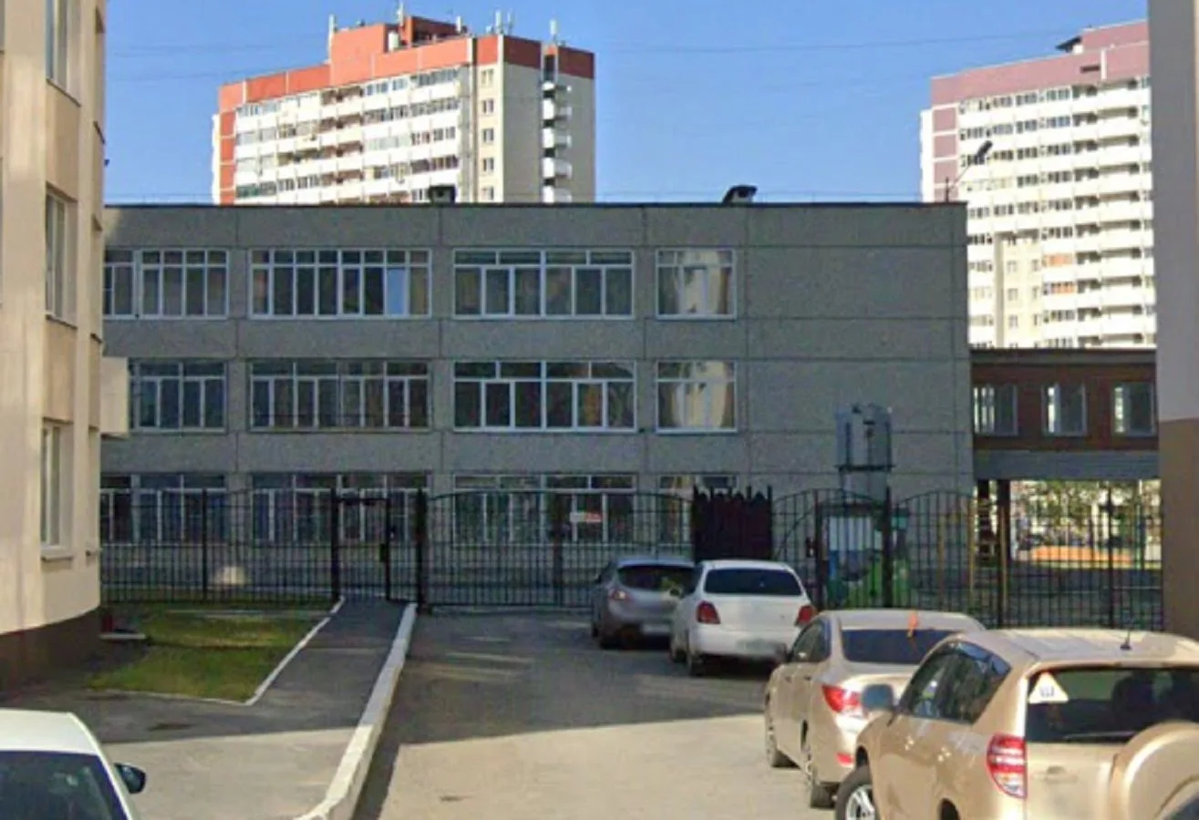 Пятиклассник распылил в школе Екатеринбурга жидкость с неустановленным веществом