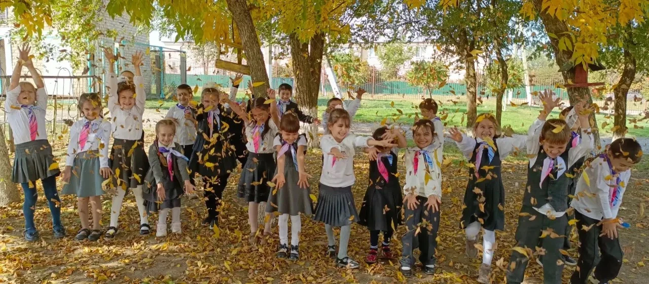 🍂 Осеннее настроение в нашей школе!🍁