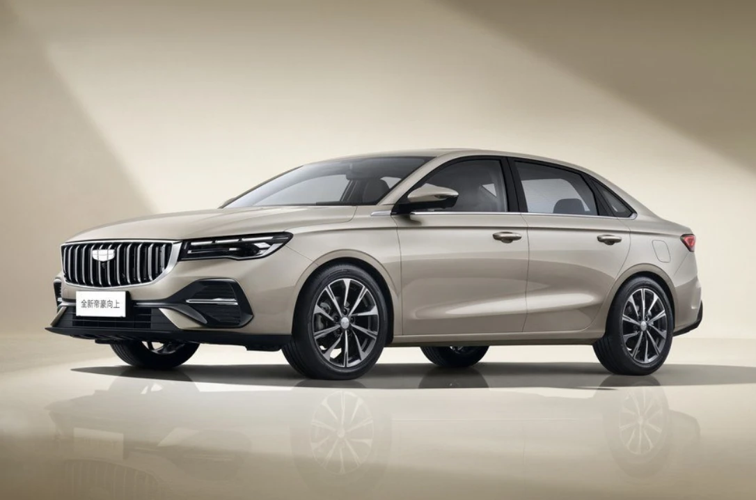 Седан Geely Emgrand предыдущего поколения получил порцию обновок