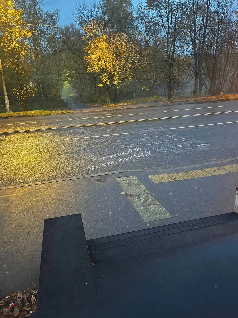 🚧 У КНИИМа убрали пешеходный переход, а люди всё равно прут под машины с детьми